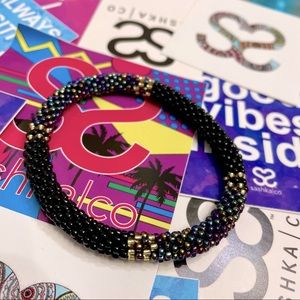 Sashka Co Enthusiasm Bracelet Black& Iridescent